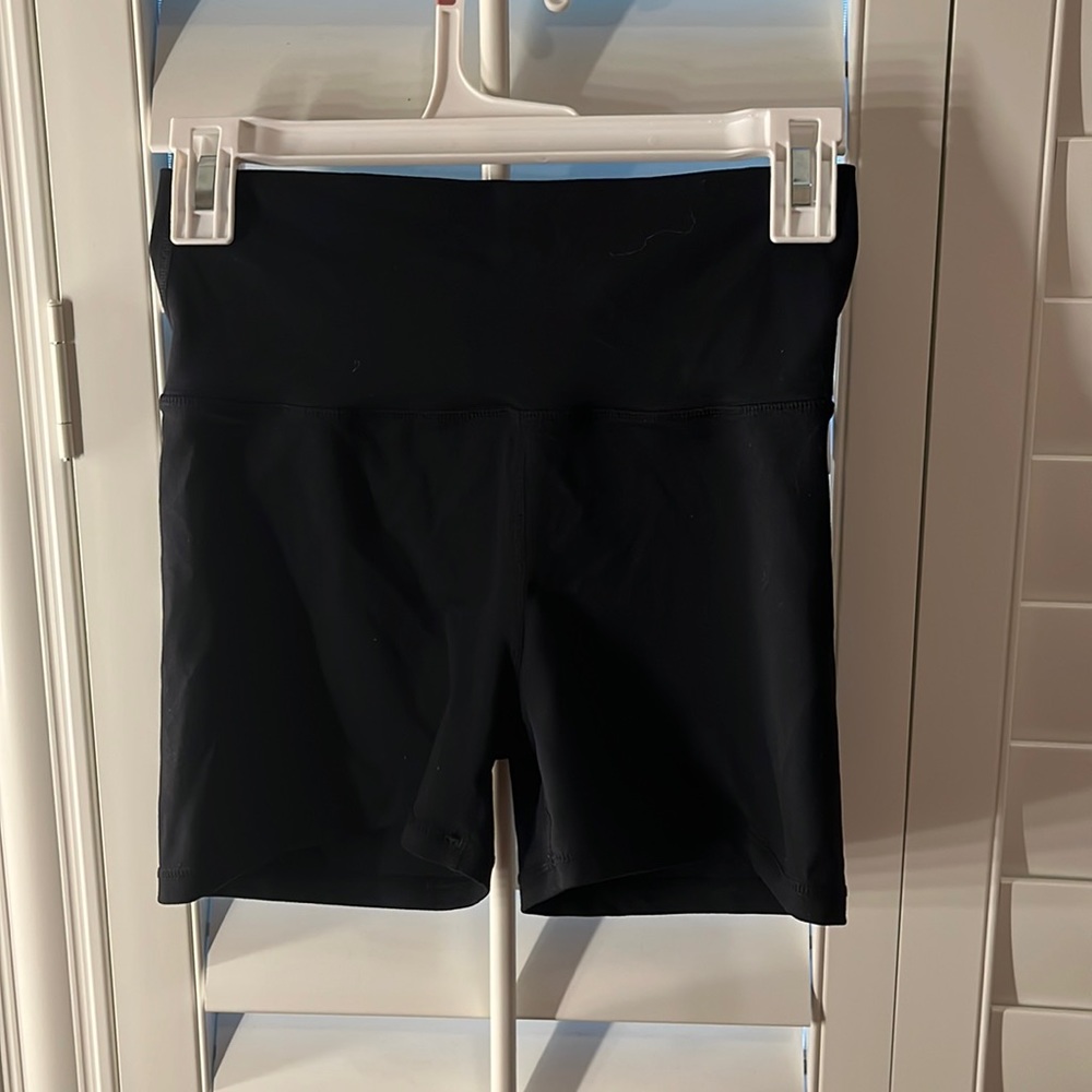 ECHT Womens scrunch biker workout shorts